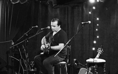 jason-kearney-on-stage-brass-monkey-cronulla-sutherland-shire-sydney-australia-singer-songwriter