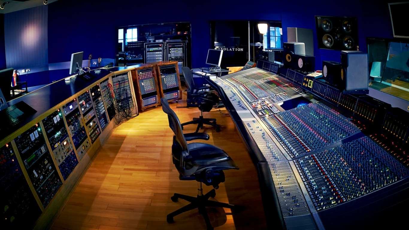 The Bedroom Producer Revolution Music Studio